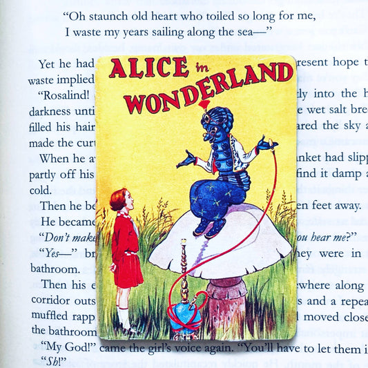 Bookish Magnet - Alice In Wonderland - Yellow