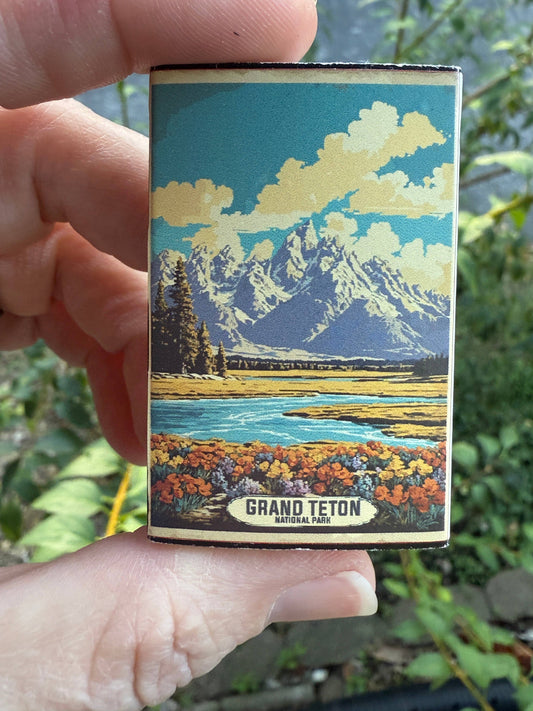 Grand Tetons Vintage-looking National Park Matchbox