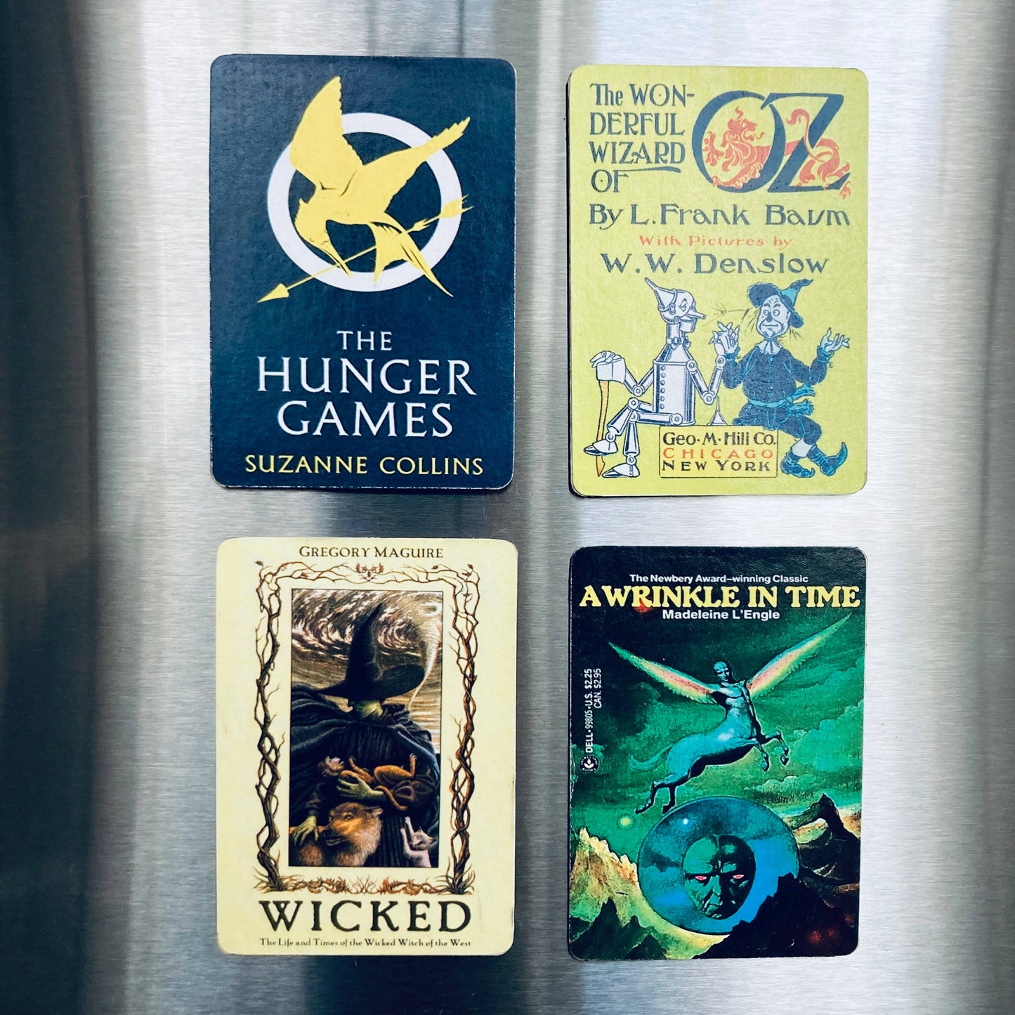 Bookish Magnet - Wicked - Vintage
