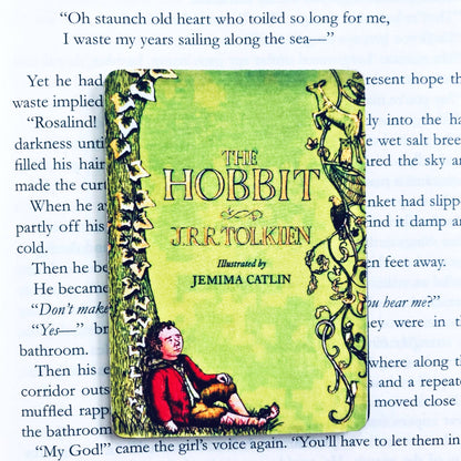 Bookish Magnet - The Hobbit - Bilbo Resting