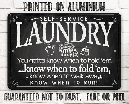 Farmhouse Sign | Laundry When to Fold 'Em