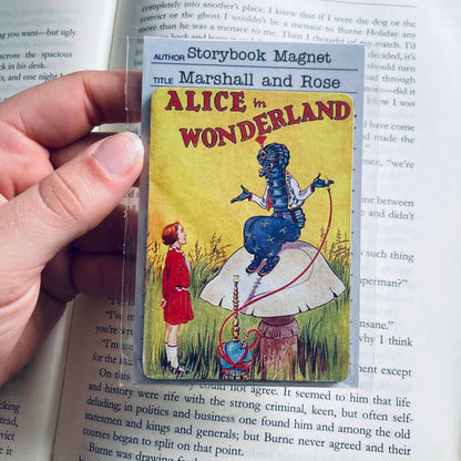 Bookish Magnet - Alice In Wonderland - Yellow