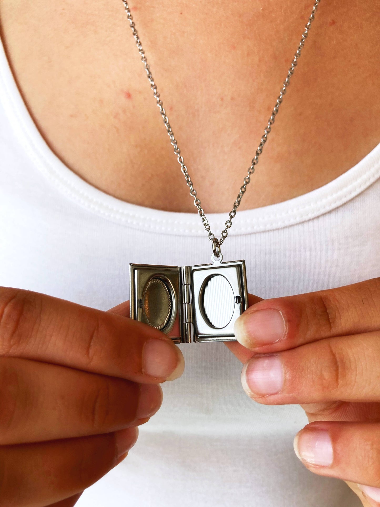 Book Locket Necklace - The Lord of the Rings - Forest