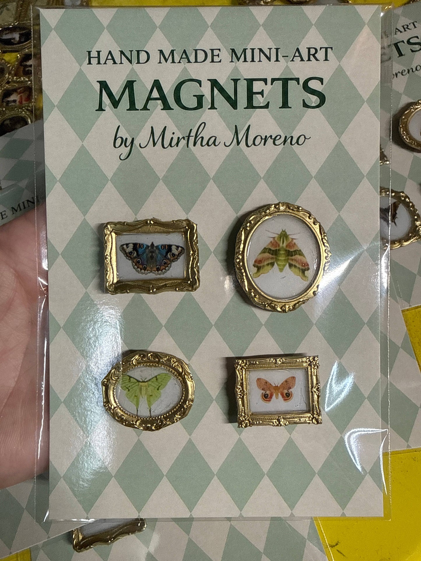 Moth magnets (Set of 4 per item) butterflies 